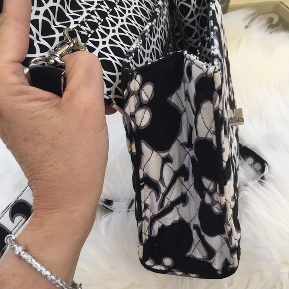 Beautiful Vera Bradley retired Day & Night purse - Picture 5 of 7